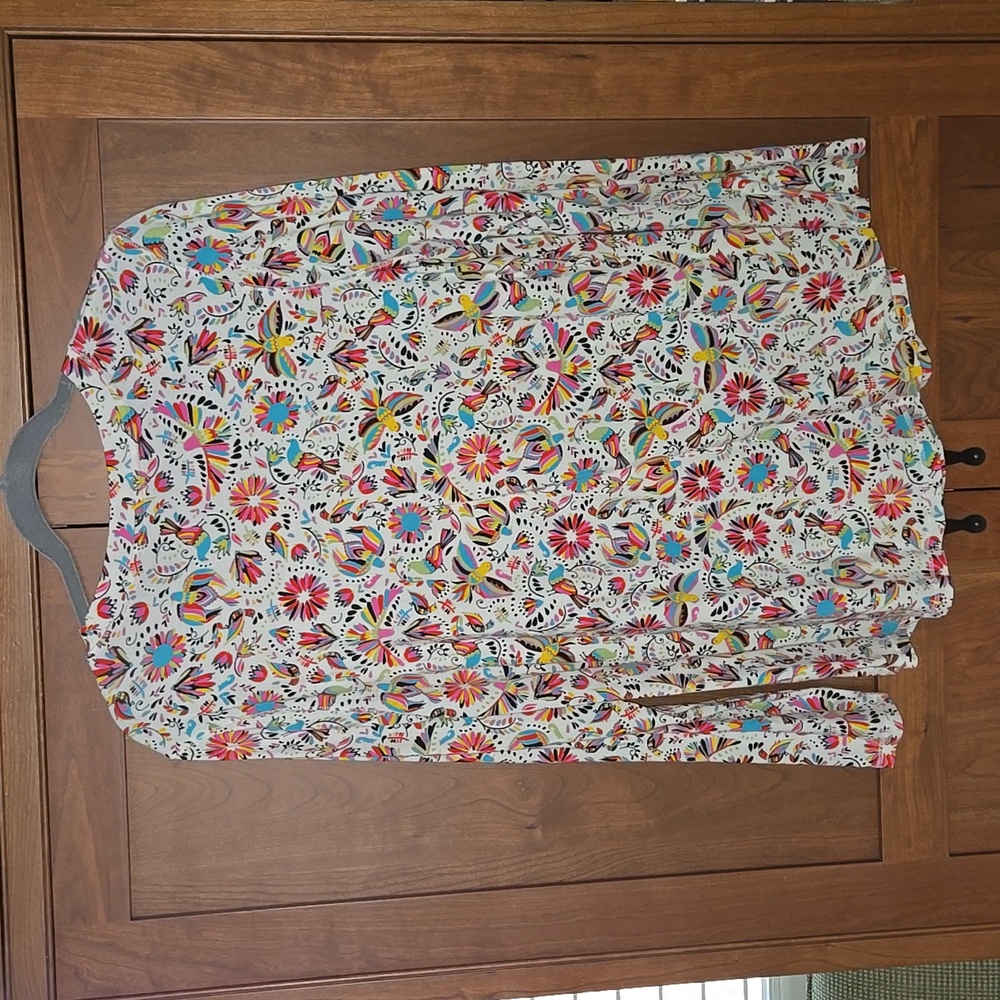 Long sleeve, colorful top - Picture 3 of 9